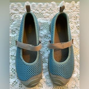 Keen Mary Jane Shoes, Size 9.5, Pre-owned, Med Sky Blue